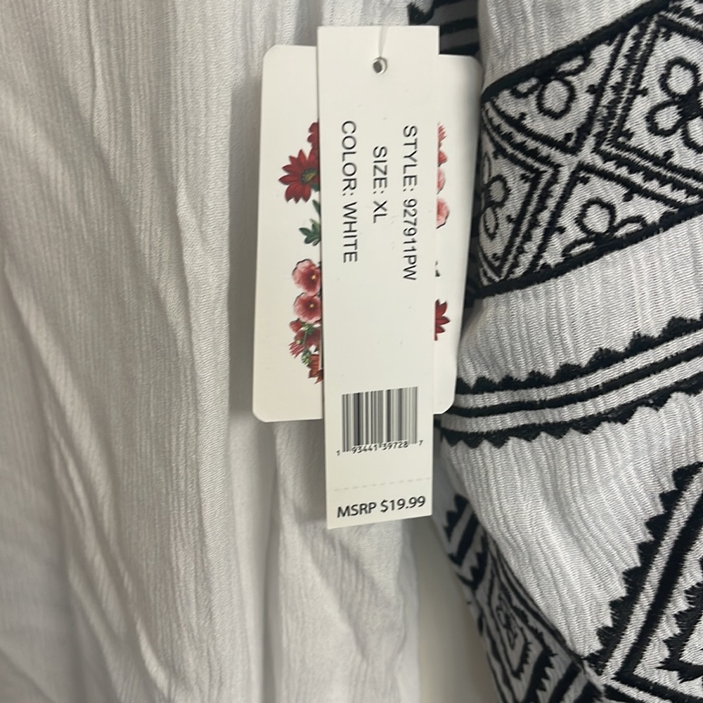 NWT White & Black Tunic Style Top with Embroidery - Picture 3 of 6